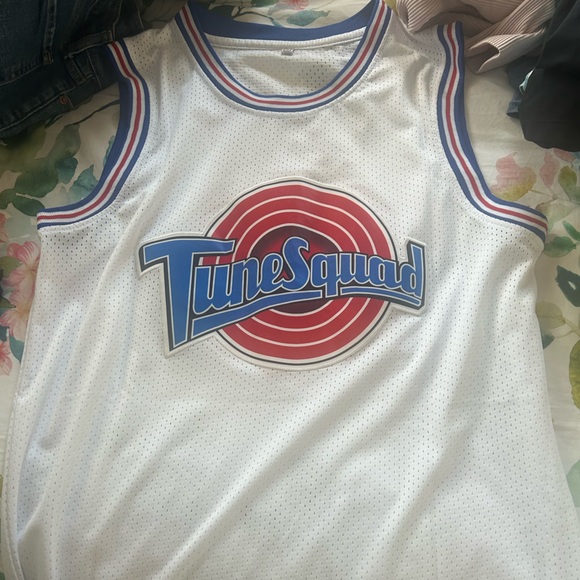 tune squad jersey, lola bunny Size LARGE - Picture 3 of 3